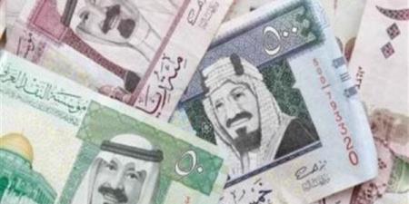 سعر الريال السعودي والدرهم الإماراتي والدينار الكويتي في البنوك..اليوم