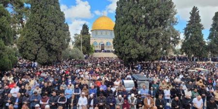 نحو 35 ألف فلسطيني يؤدون صلاة الجمعة في المسجد الأقصى