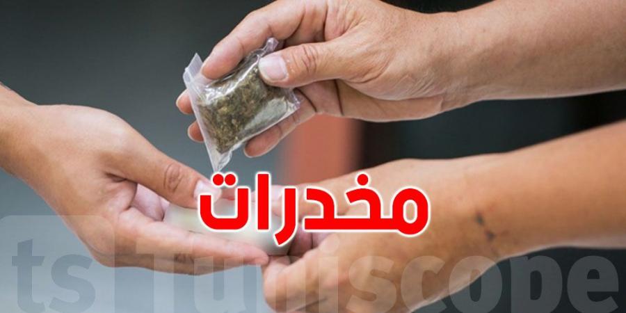 الإطاحة بمروّج مواد مخدرة محل 3 مناشير تفتيش في المتلوي