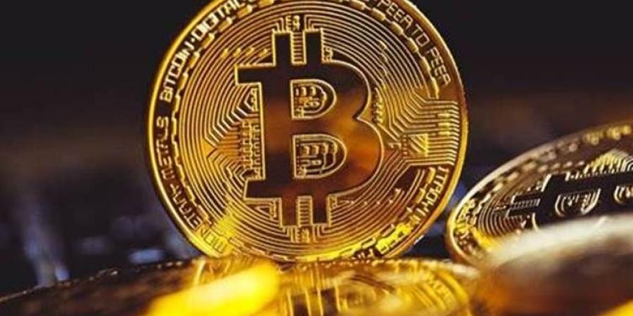 سعر البتكوين يسجل رقما قياسيا يفوق 75 ألف دولار