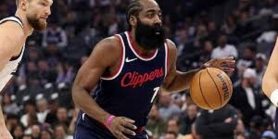 جايمس هاردن يعادل راي الان ب 2973 ثلاثية في NBA