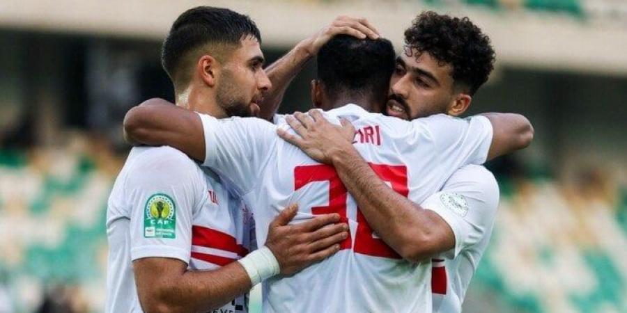 طاقم تحكيم مباراة الزمالك والمصري بالكونفيدرالية يصل القاهرة