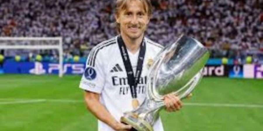 مودريتش يعبر عن فخره بالفوز بكأس القارات للاندية مع ريال مدريد