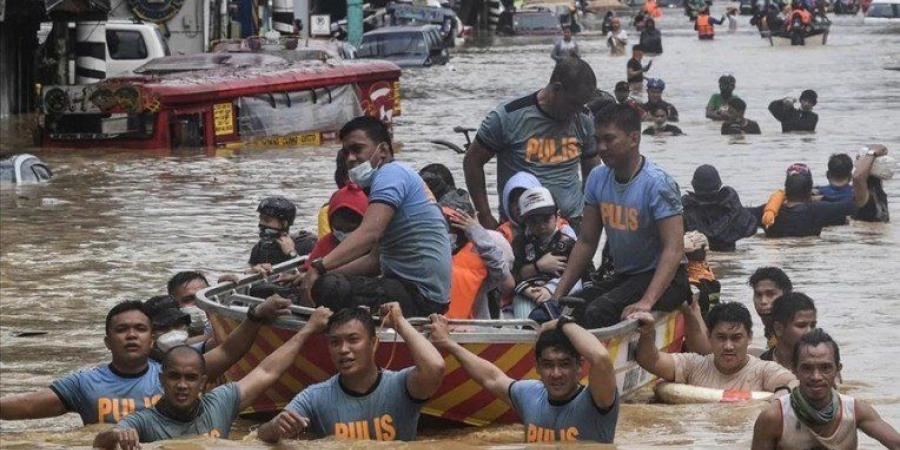 إجلاء مئات الأشخاص من 3 مناطق في الفلبين جراء الفيضانات الضخمة